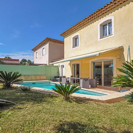 Lovely In Raphael Tatil Evi