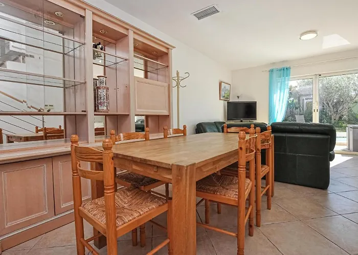 Lovely In Raphael Tatil Evi