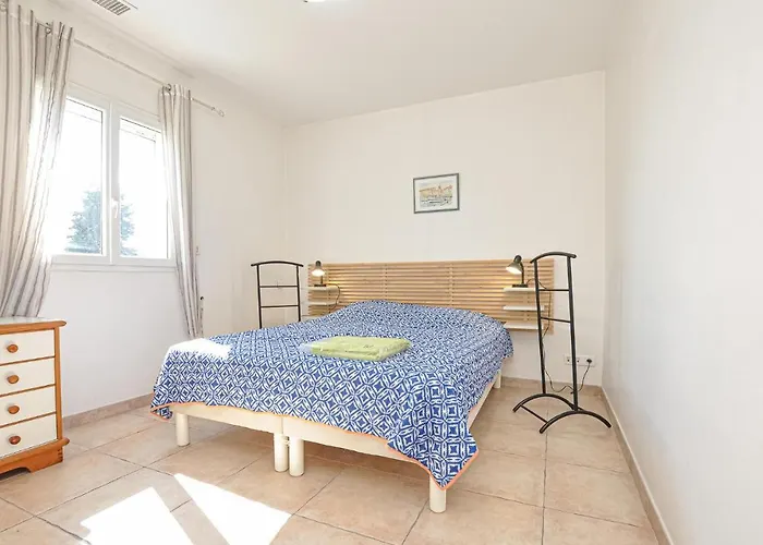 Lovely In Raphael Saint-Raphaël